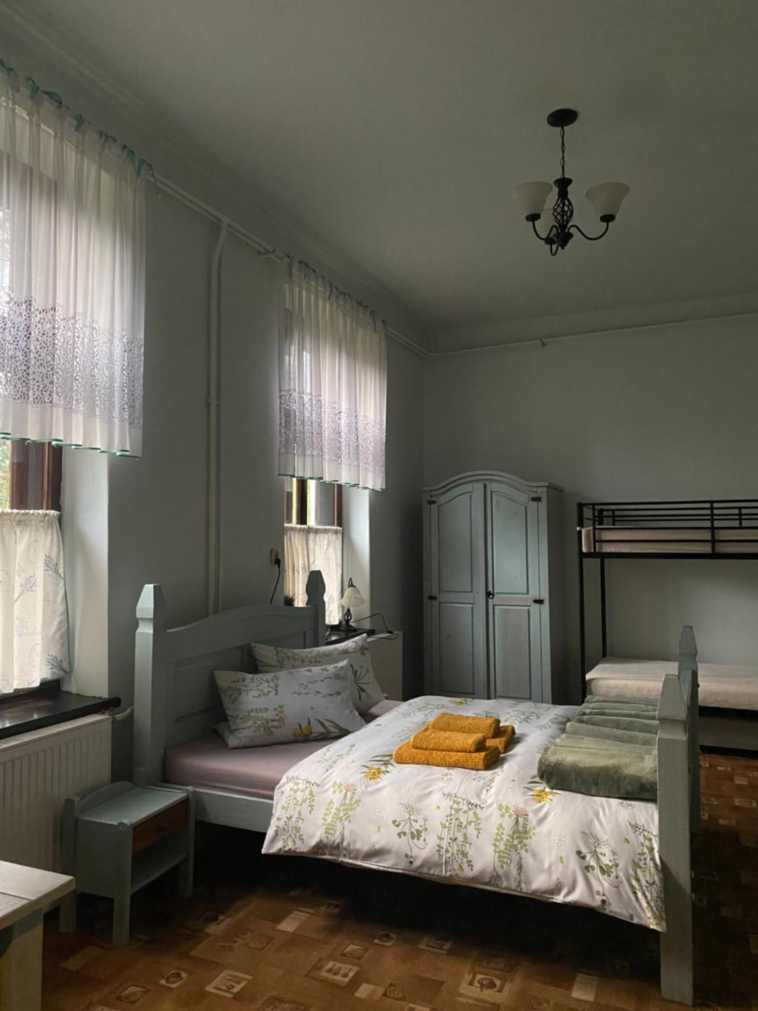 Vila Stara Szkola Krempna Exteriér fotografie